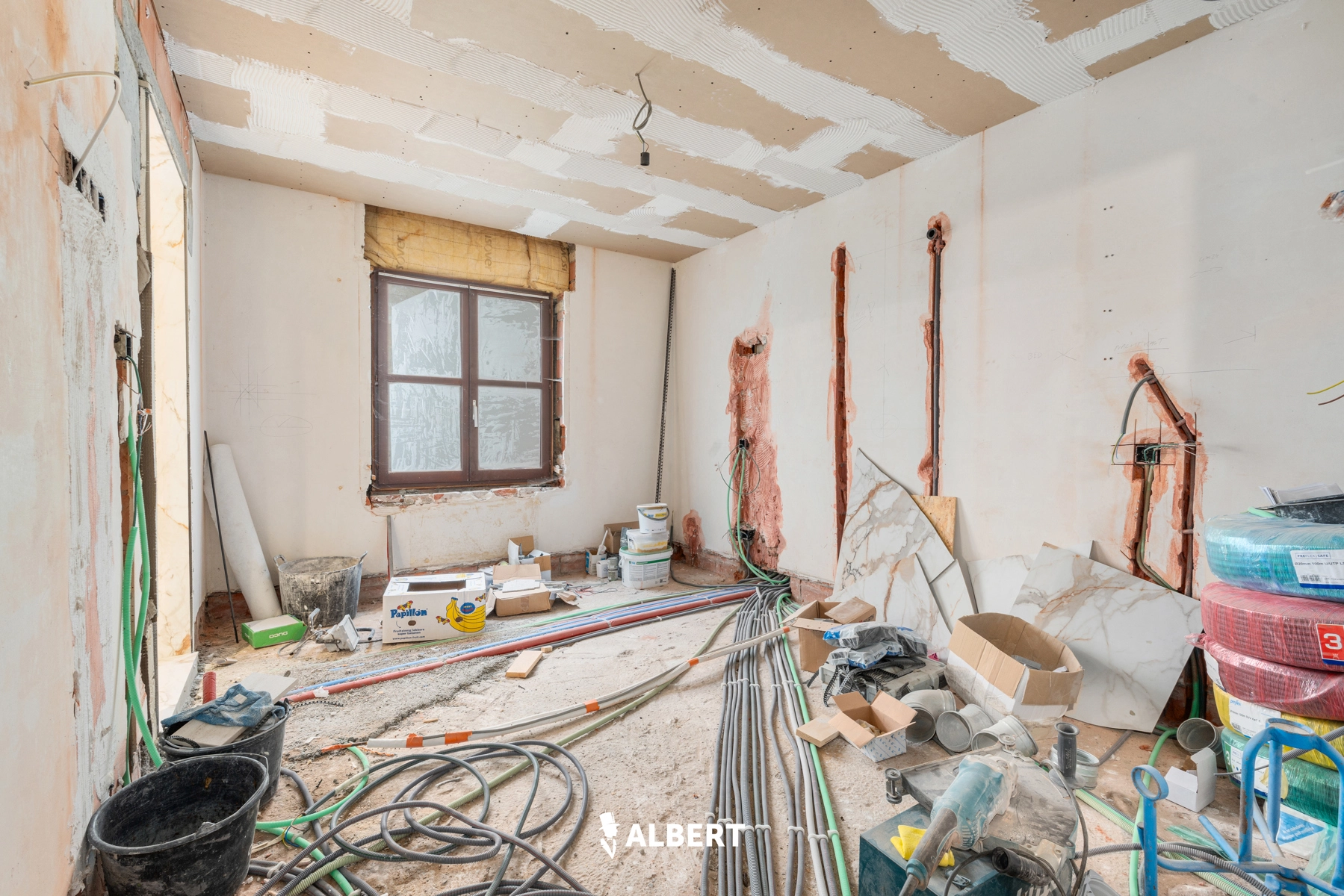 27fd6ba4d74140efacac71a56c435e1f photo