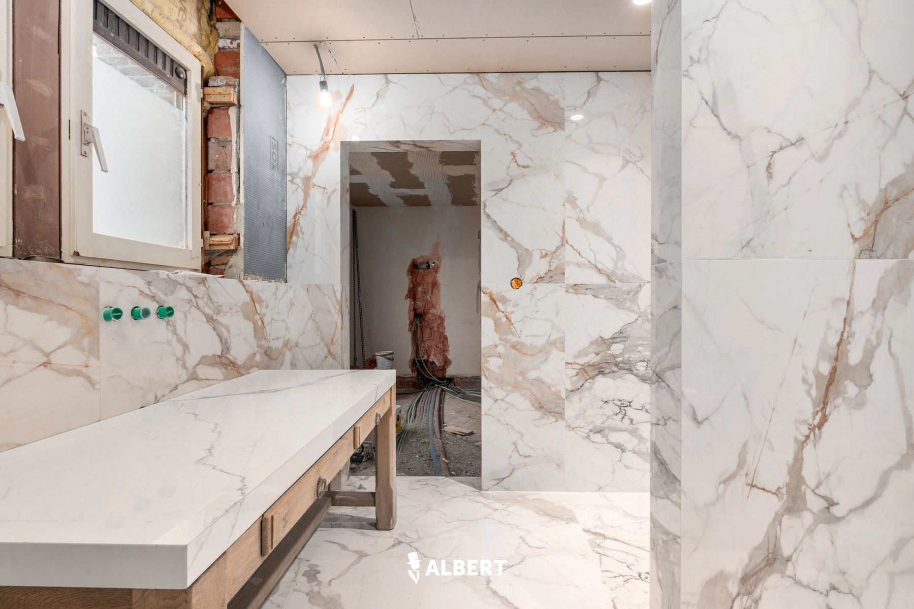 5ef457d655af45be98946034692de103 photo