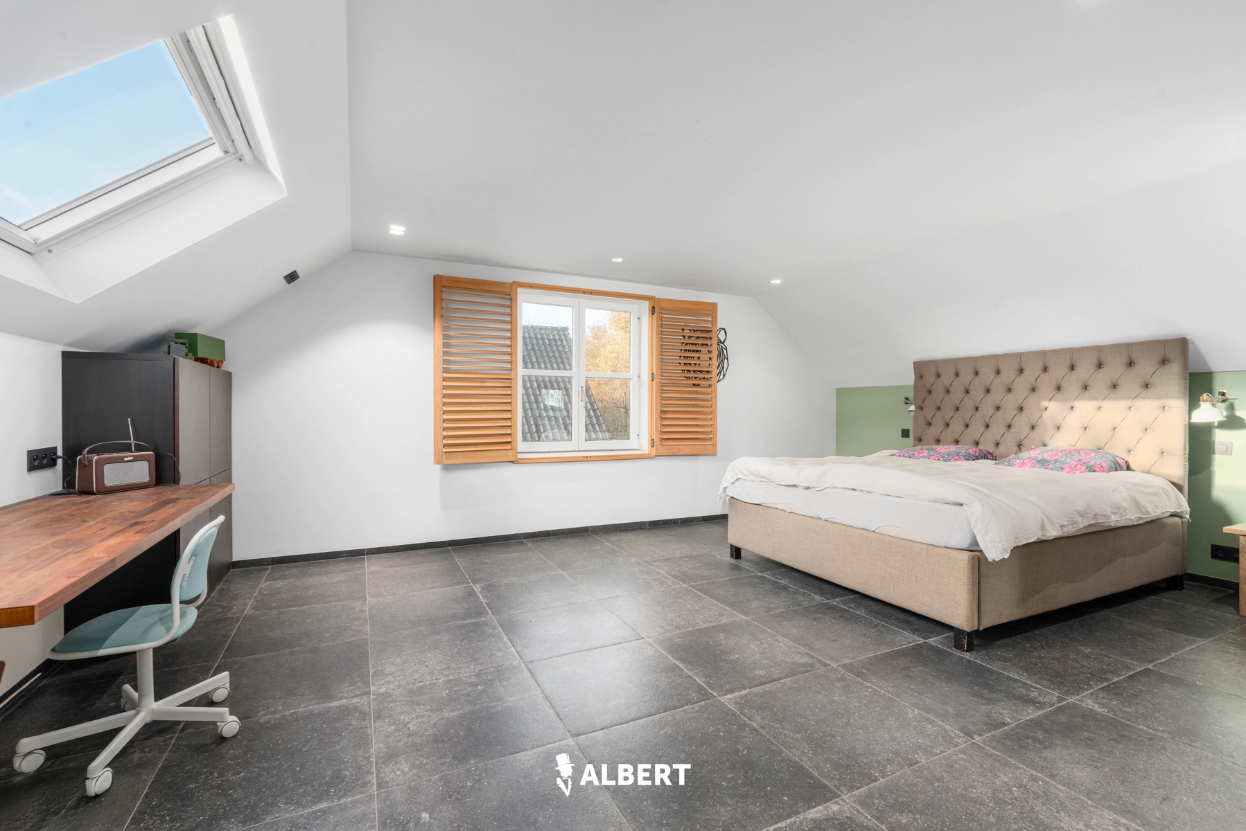 7de94d8a5f304550b0e9b8dd3f999a25 photo