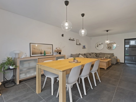 0330ae925eaa4a449cdaa1514df03816 thumbnail