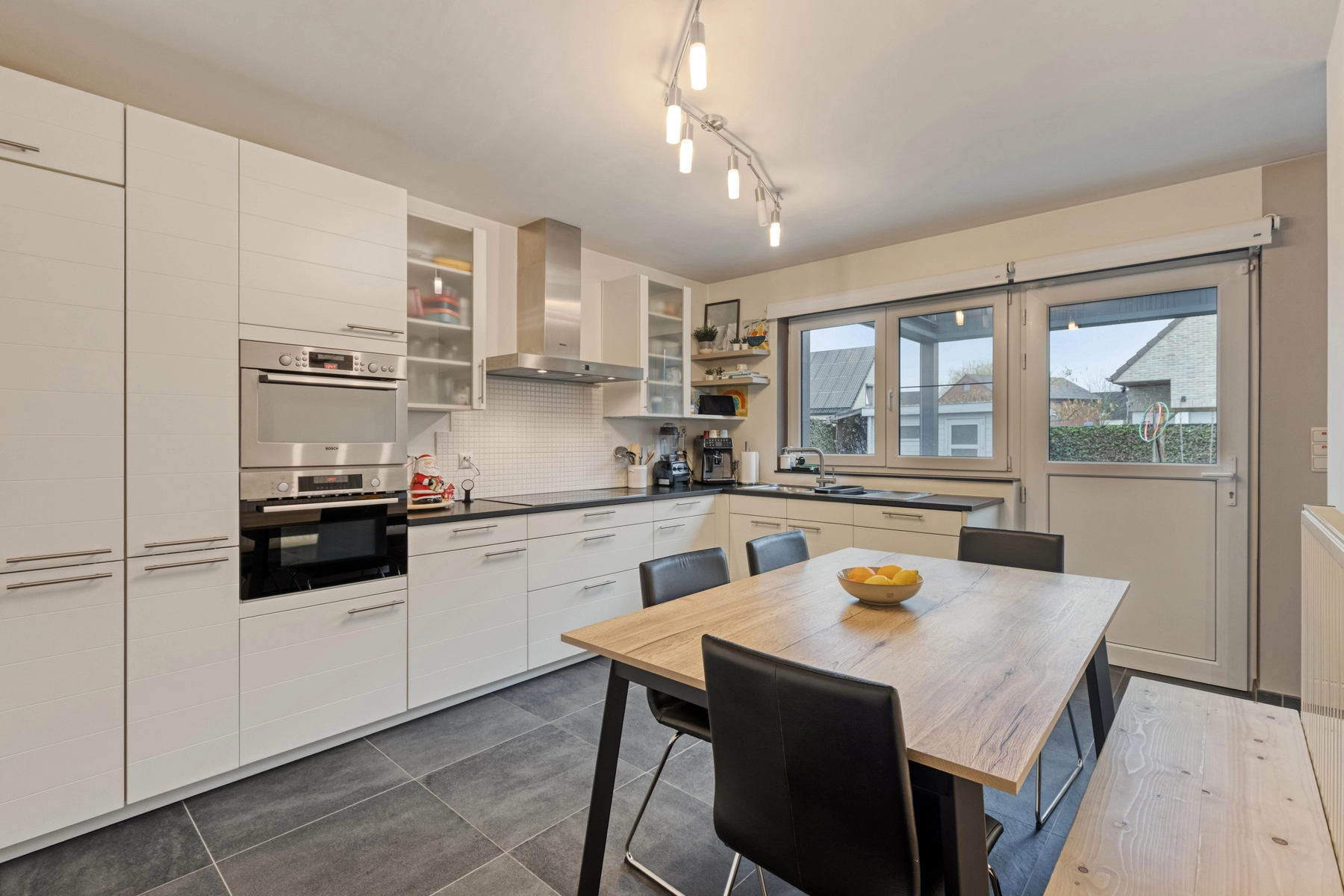 91a3c64413a54ddebba9d0b5c9488ebb photo