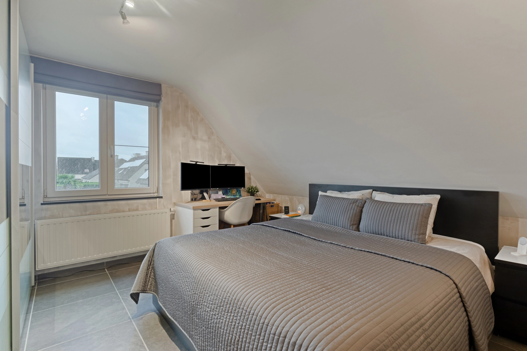 a224720ff4c84c048e056cdf212e5a0c photo