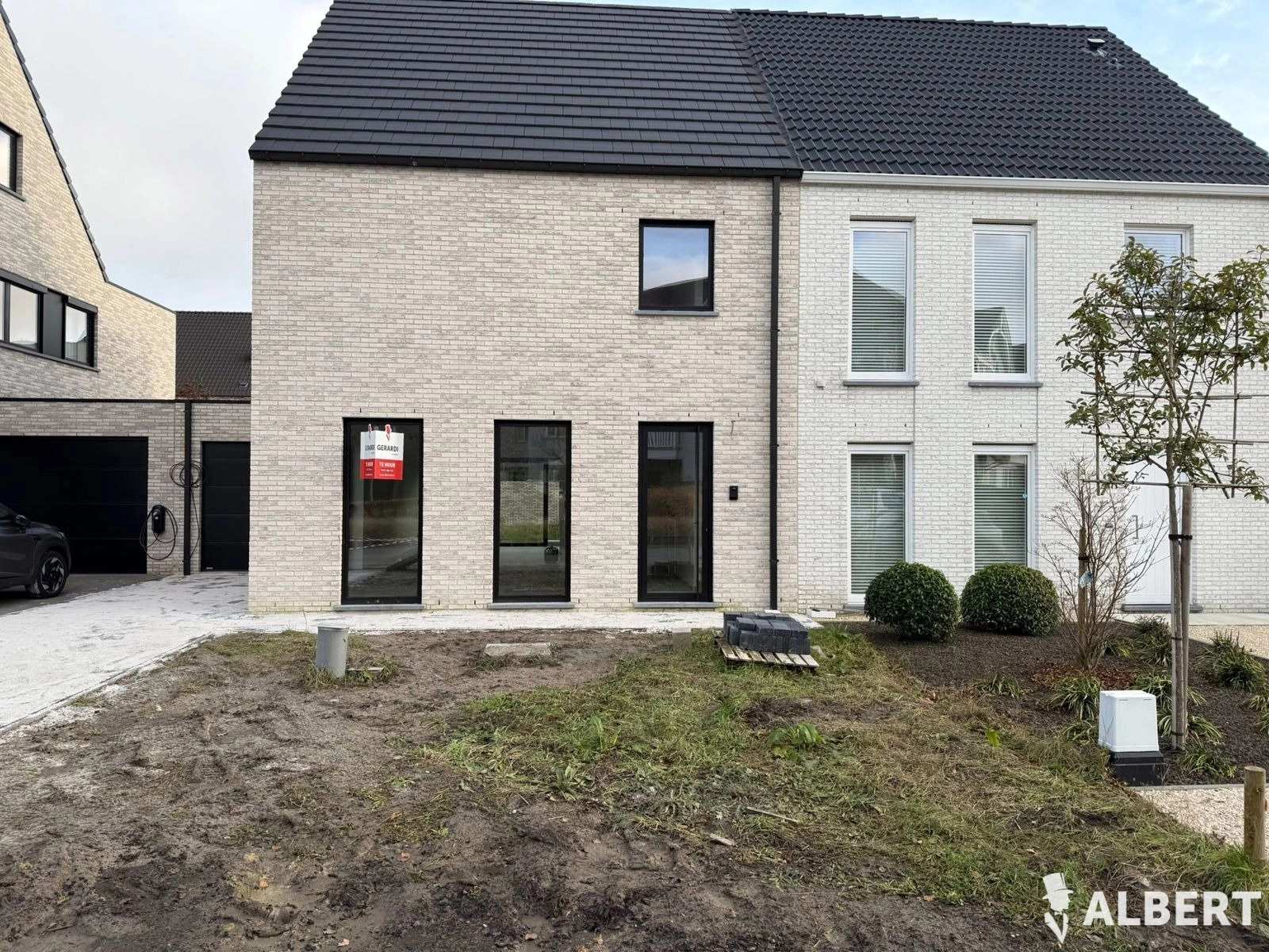 47d8c51965b444dba926e20ca8e38d30 photo