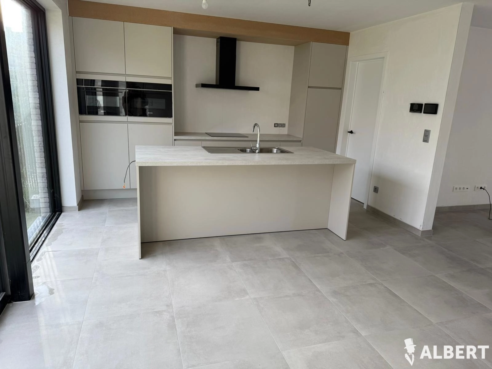 d703e1634a244ca1ae09e8d00cdb3520 photo