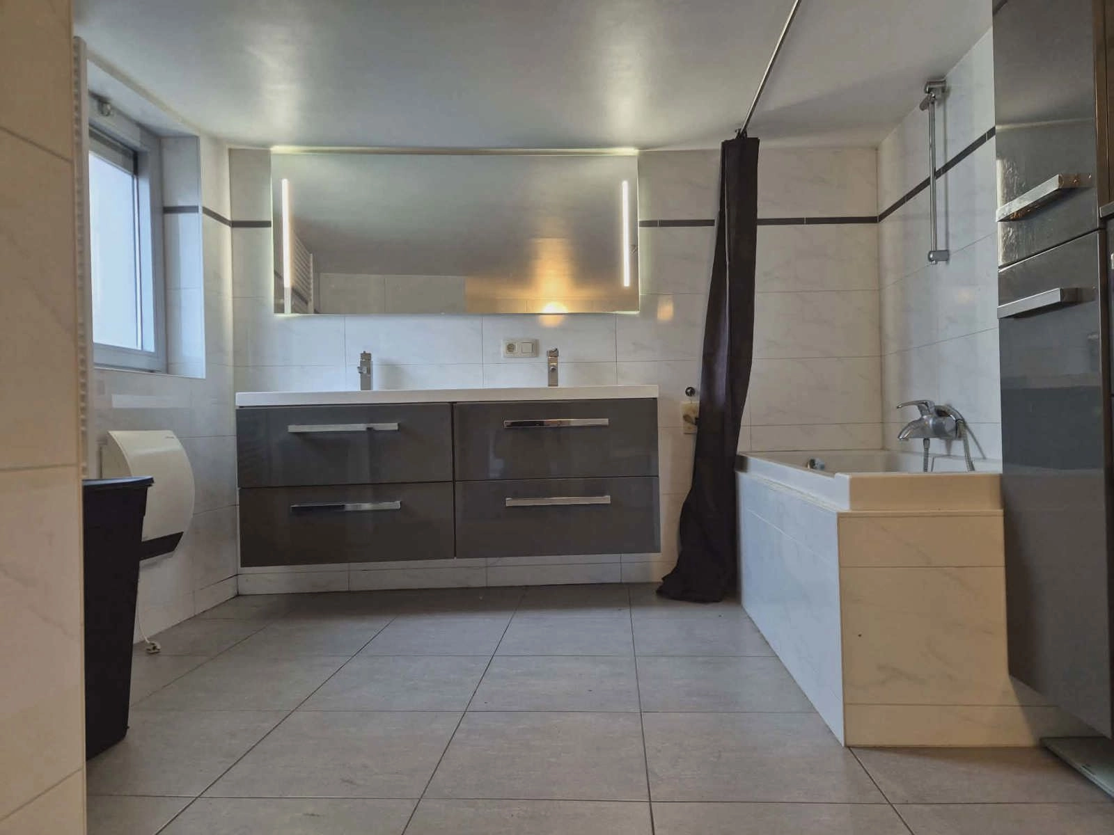 87af6b39b3eb41bdbbb41de874fa2e89 photo