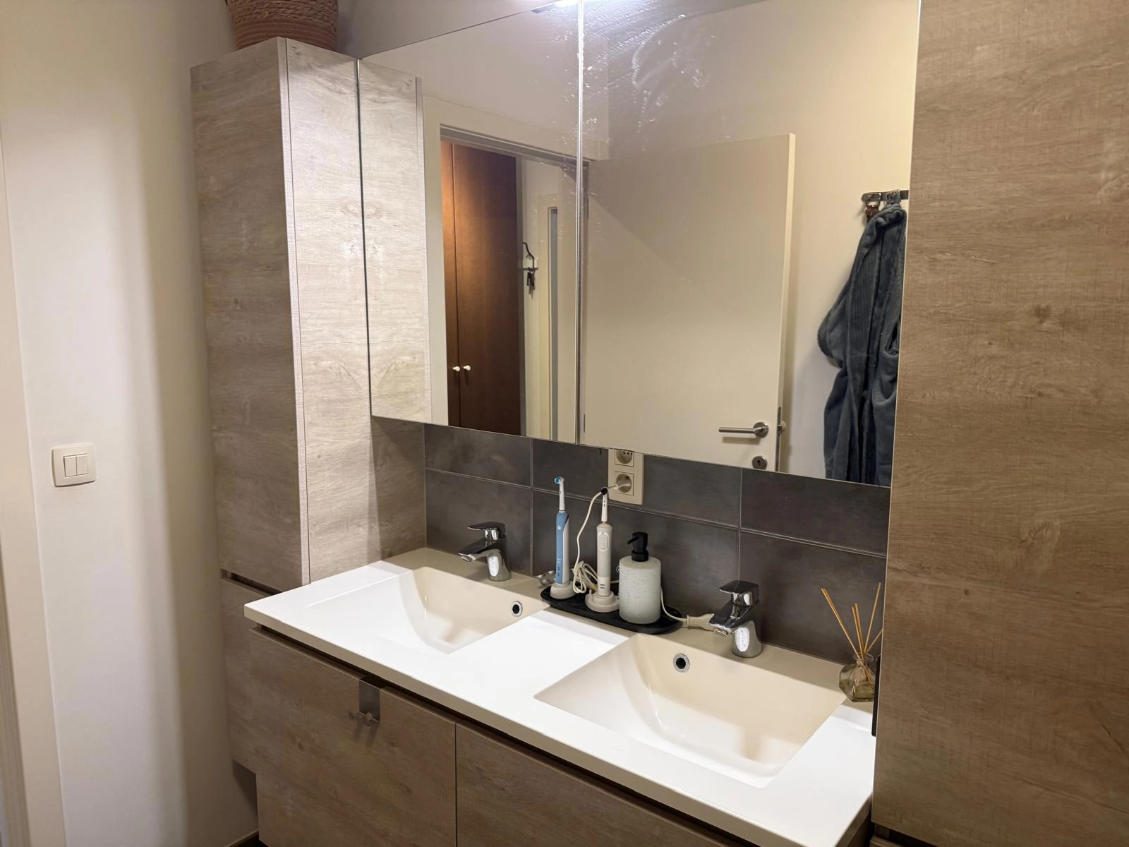 9a59b1ae135d43f1896e53593266f6c0 photo