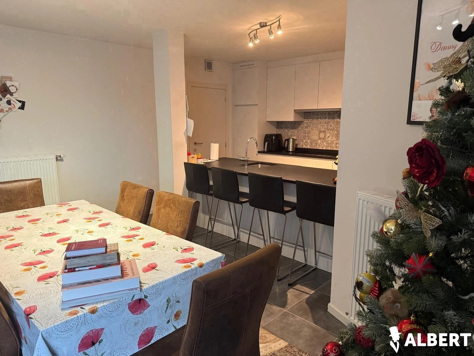 a5920e4798e14683878f942a693943eb photo