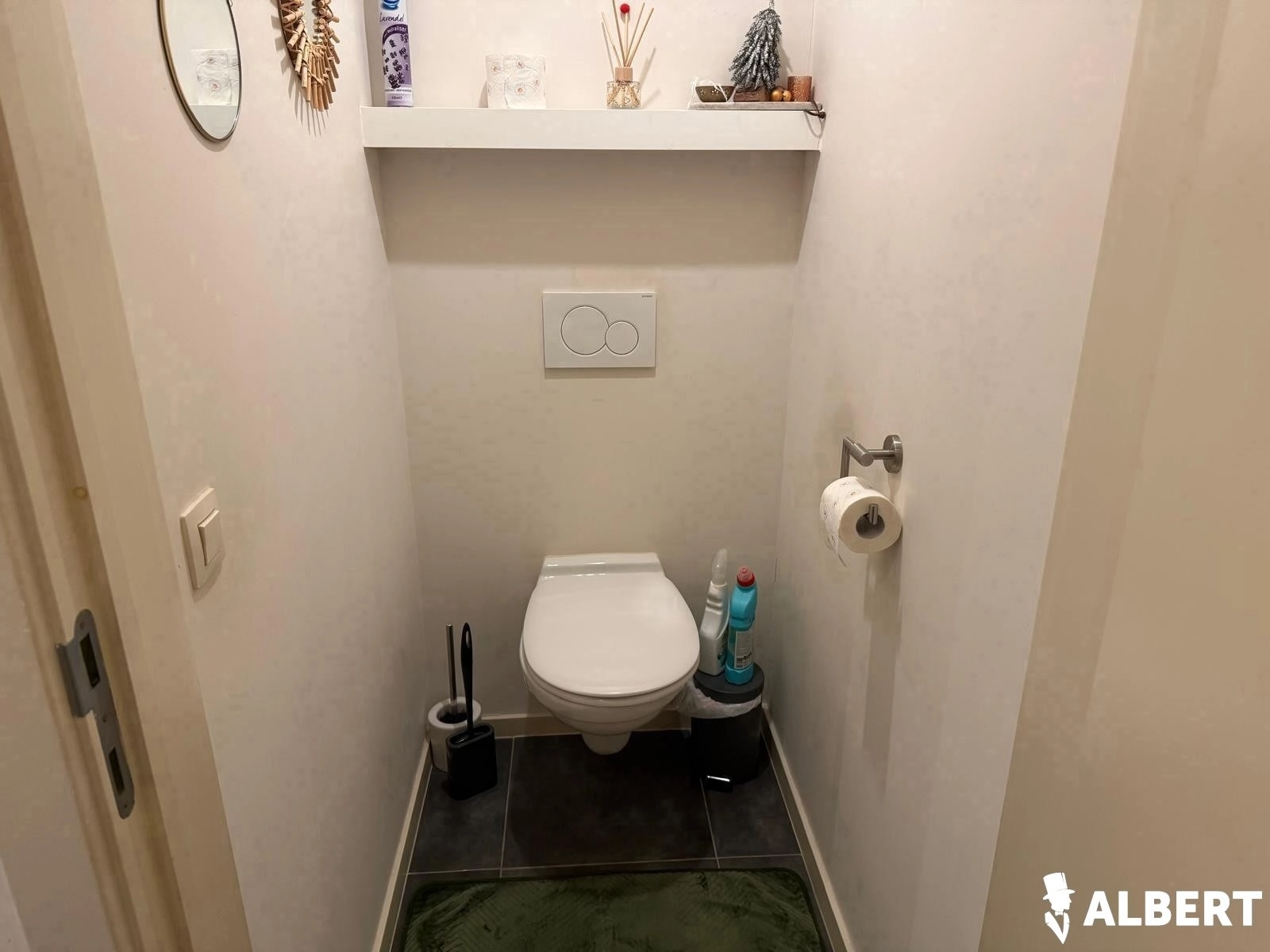 ef4d4f7c77d643bc971e7ab5e4d52fa6 photo