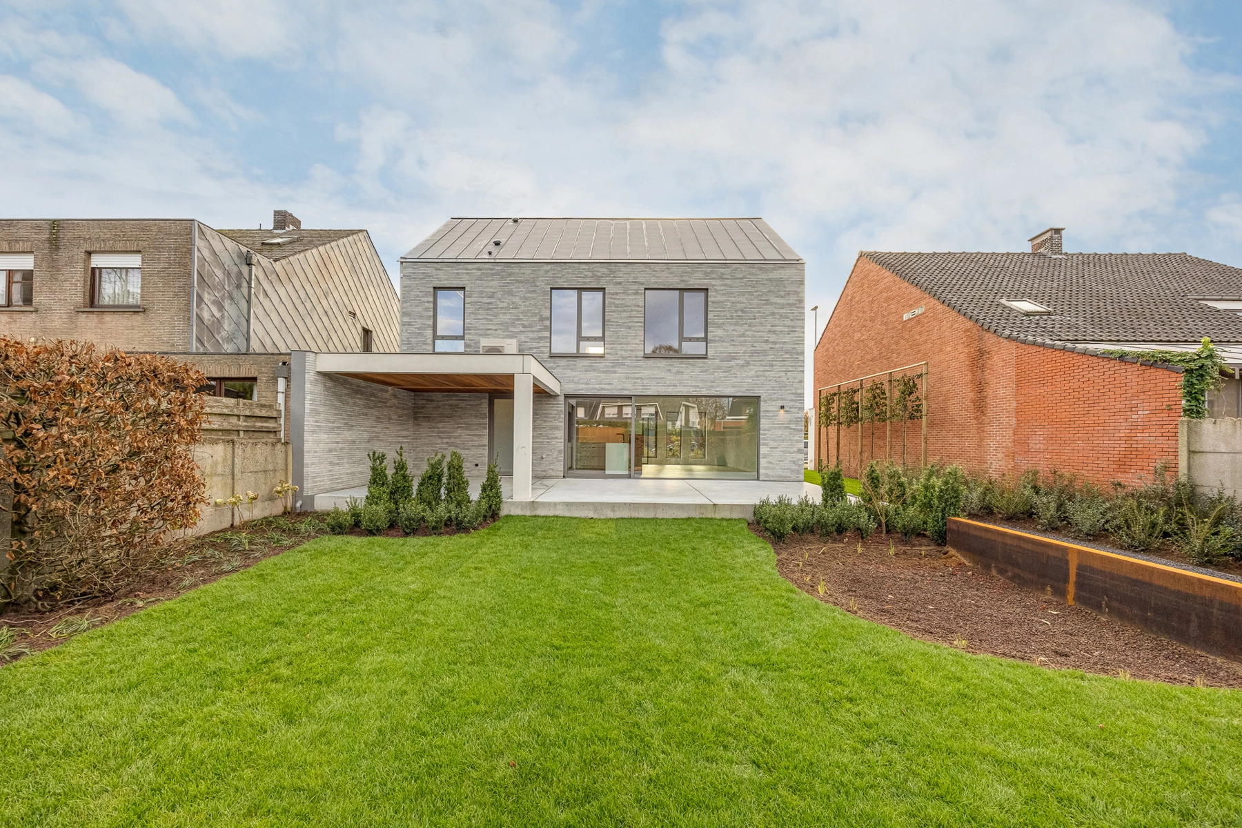 0b17e5faa20d400397aba46de1303a41 photo