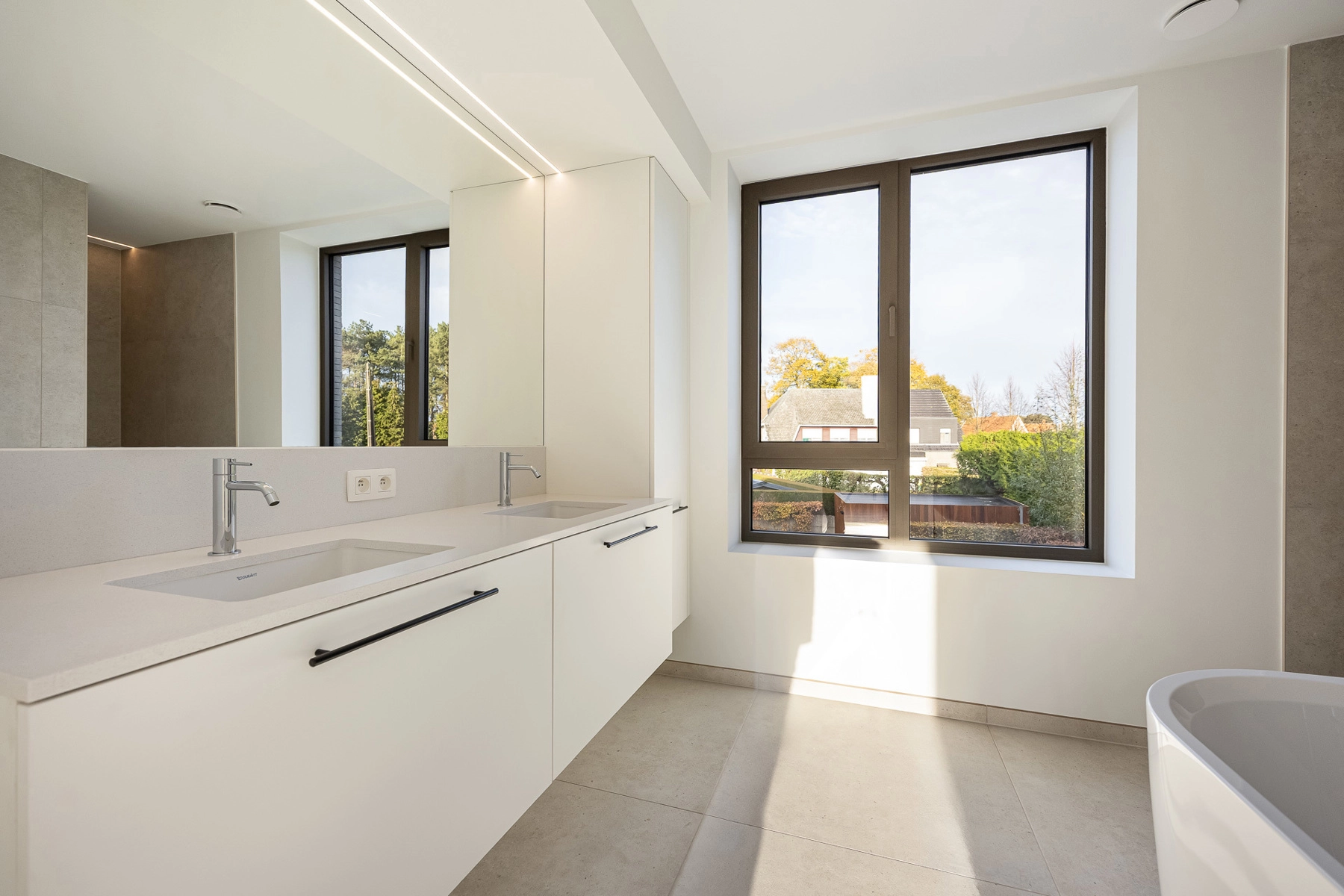 176b3f6cee7f439aa2a16289e0e684ad photo