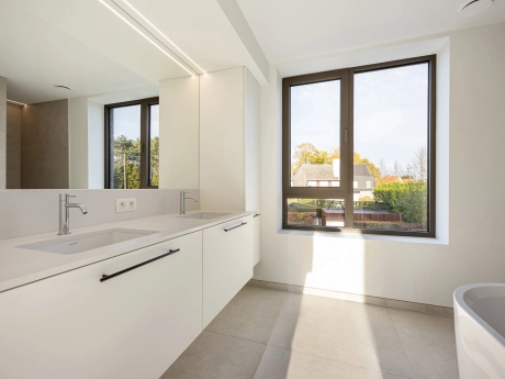 176b3f6cee7f439aa2a16289e0e684ad thumbnail