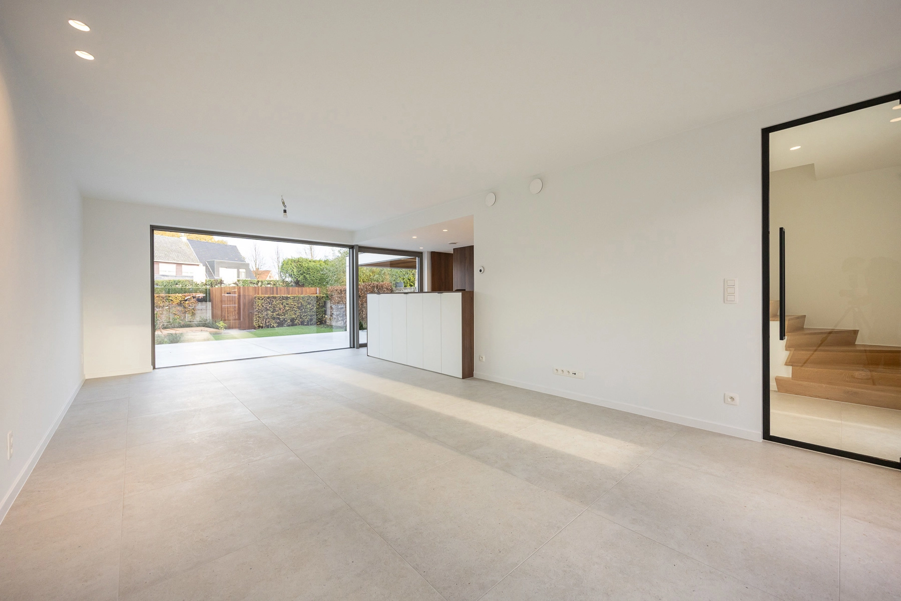 921cc2ac27a04841acdf5b2a6dafa407 photo