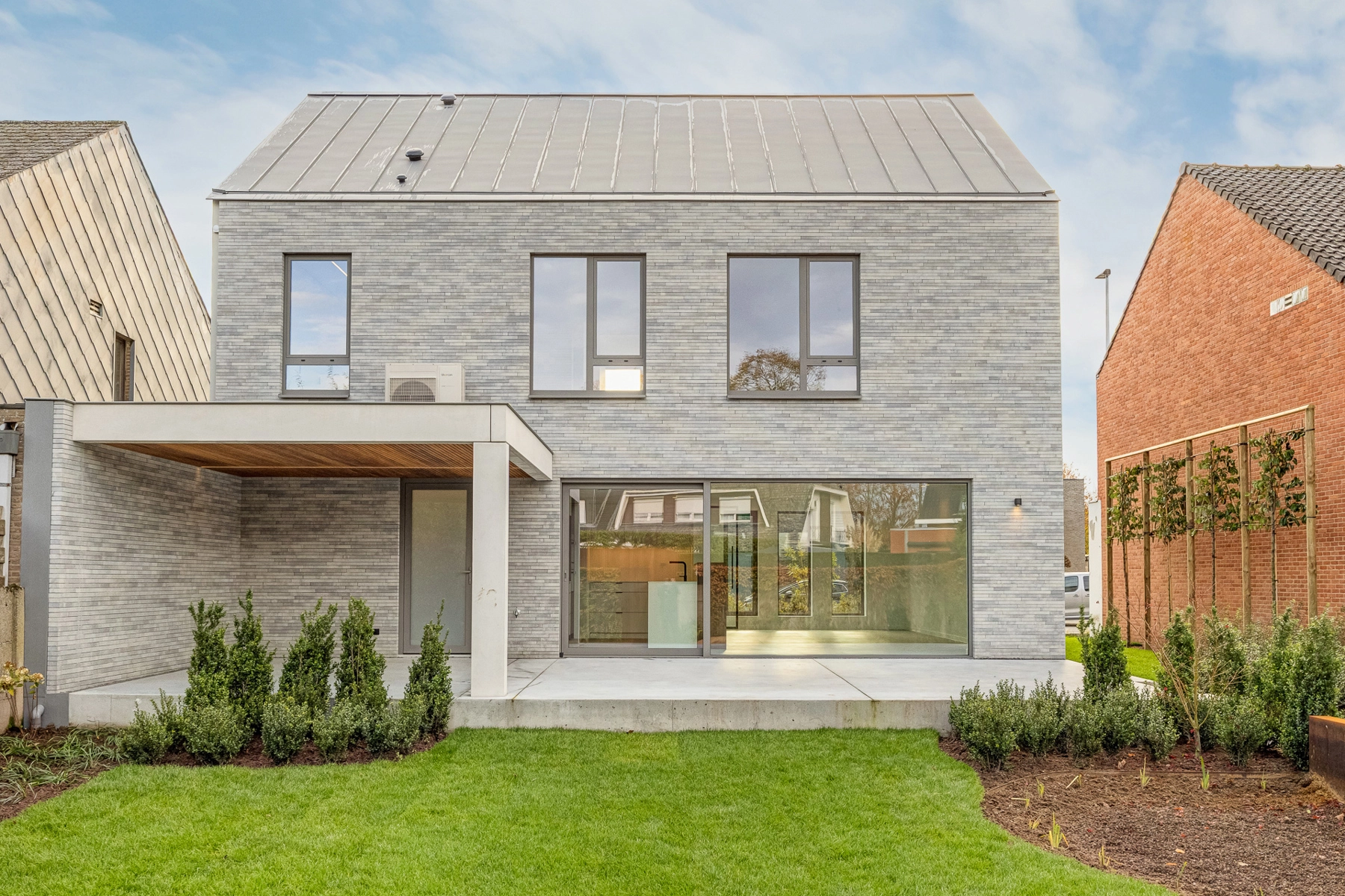 9815ec8a6be2429394f0bf1ebfea4f2a photo