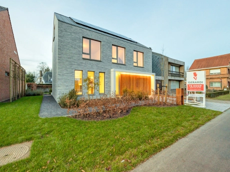 c031becca4a94540b94c38dc3a79428d thumbnail