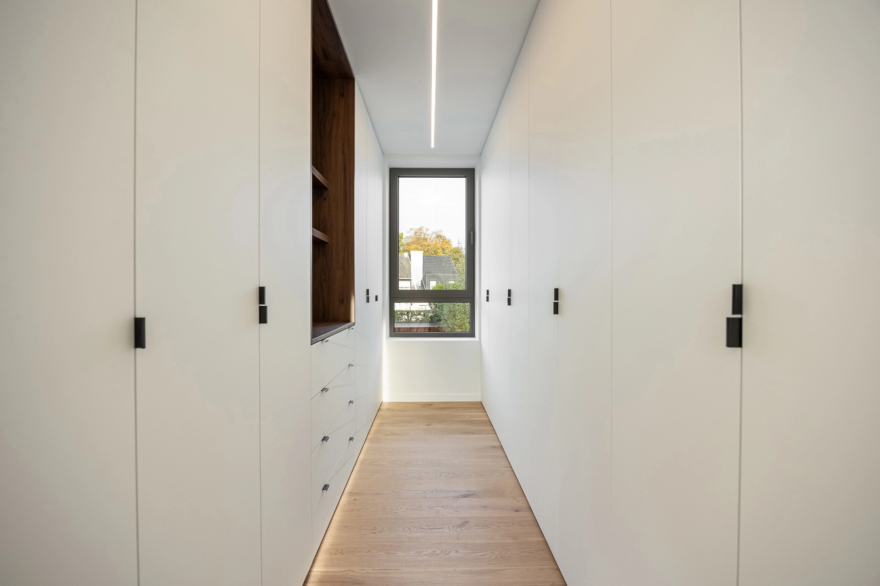 f77d321fbfa8451c9784c1ea496851ab photo