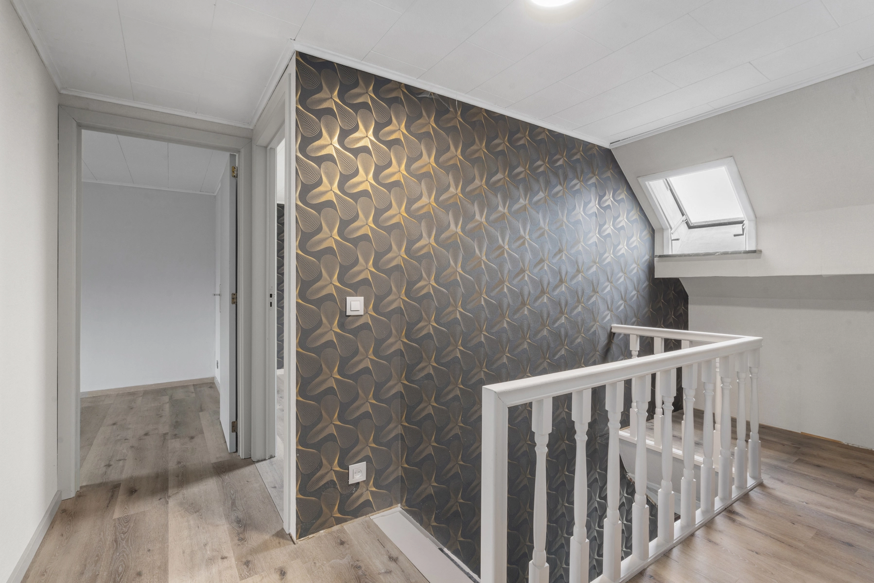 ae8b7d7b418e423eb826e7f4c4723e9a photo