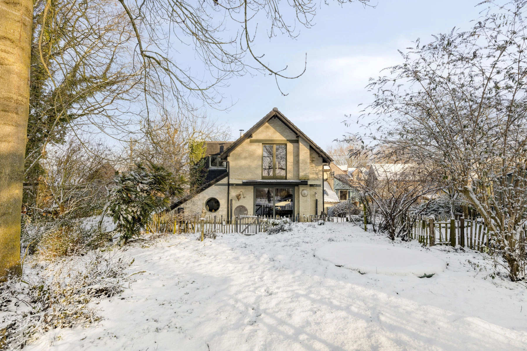 94ea0b0b9053470e9bfea627b48eb354 photo