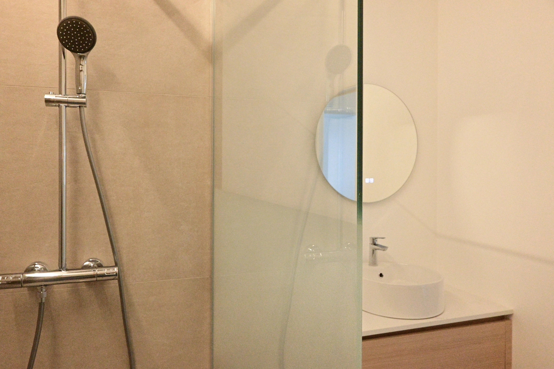 adef7895659c42159355d1db45a7f3a1 photo