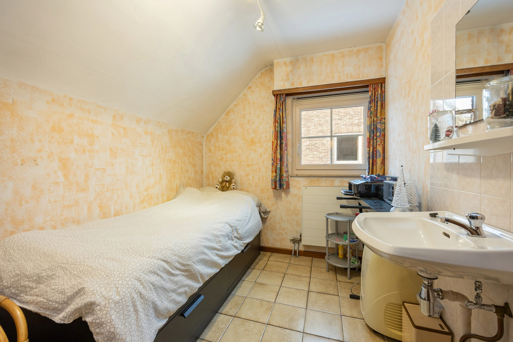 18f4fe048863439580ea77424c7bb73e photo