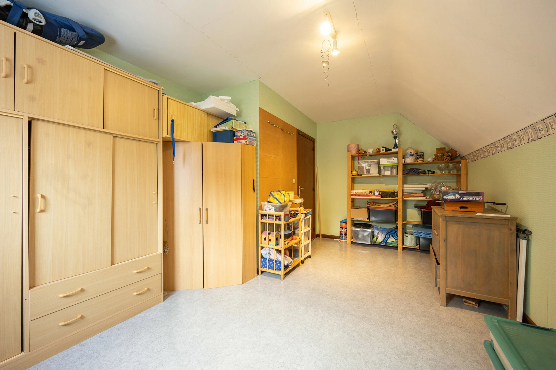 26f512bfa76d43fa8ca4f61b759c3c98 photo