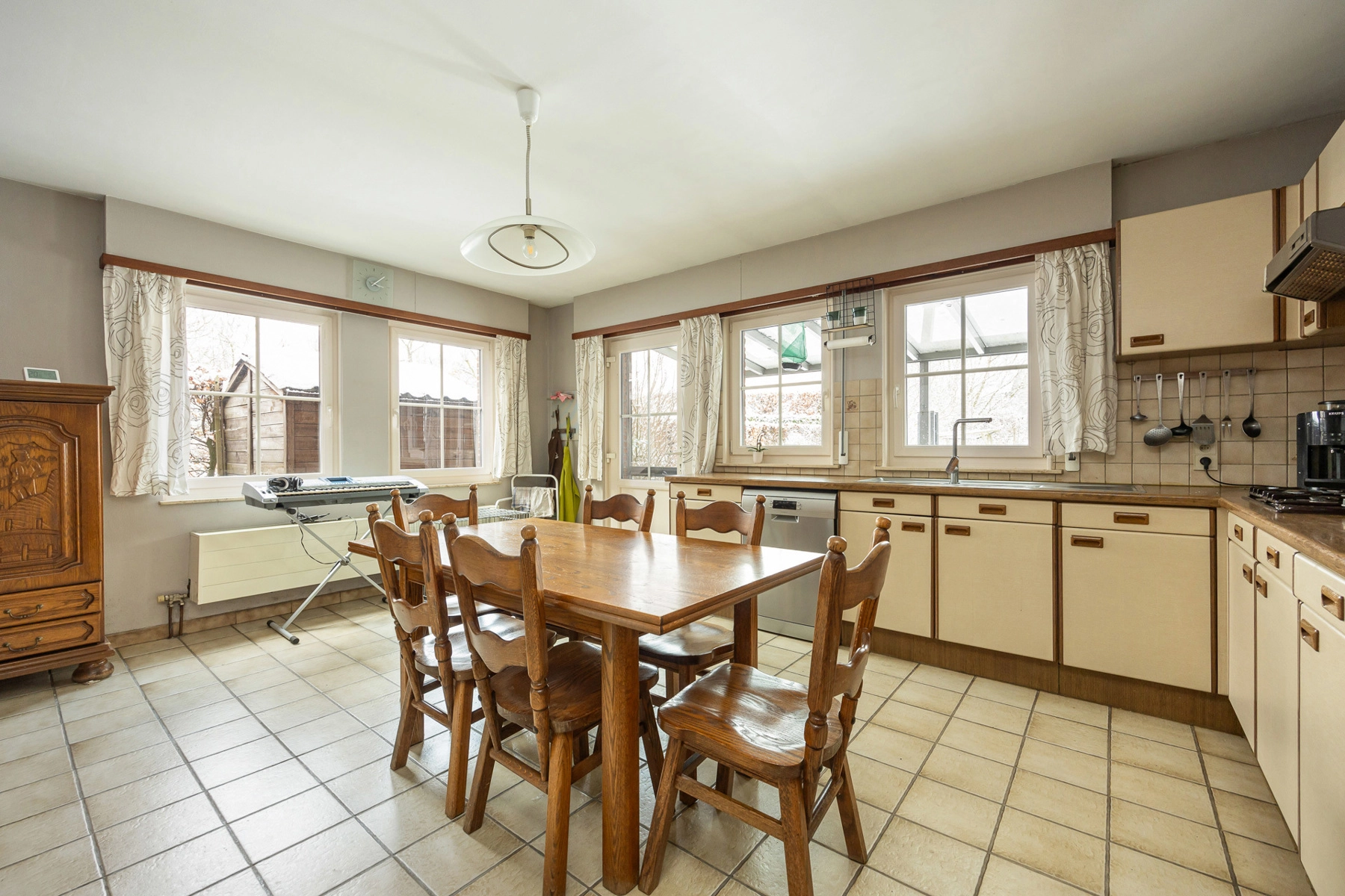 34eebee523c84f90af9a5f6536ecc588 photo