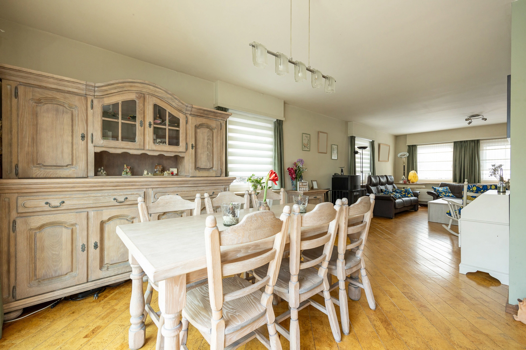 6c55b7c13d7949af84a00ccd73326e17 photo