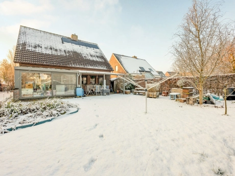 abc03eb2c028422cbfbc2cf59d38ca7c thumbnail