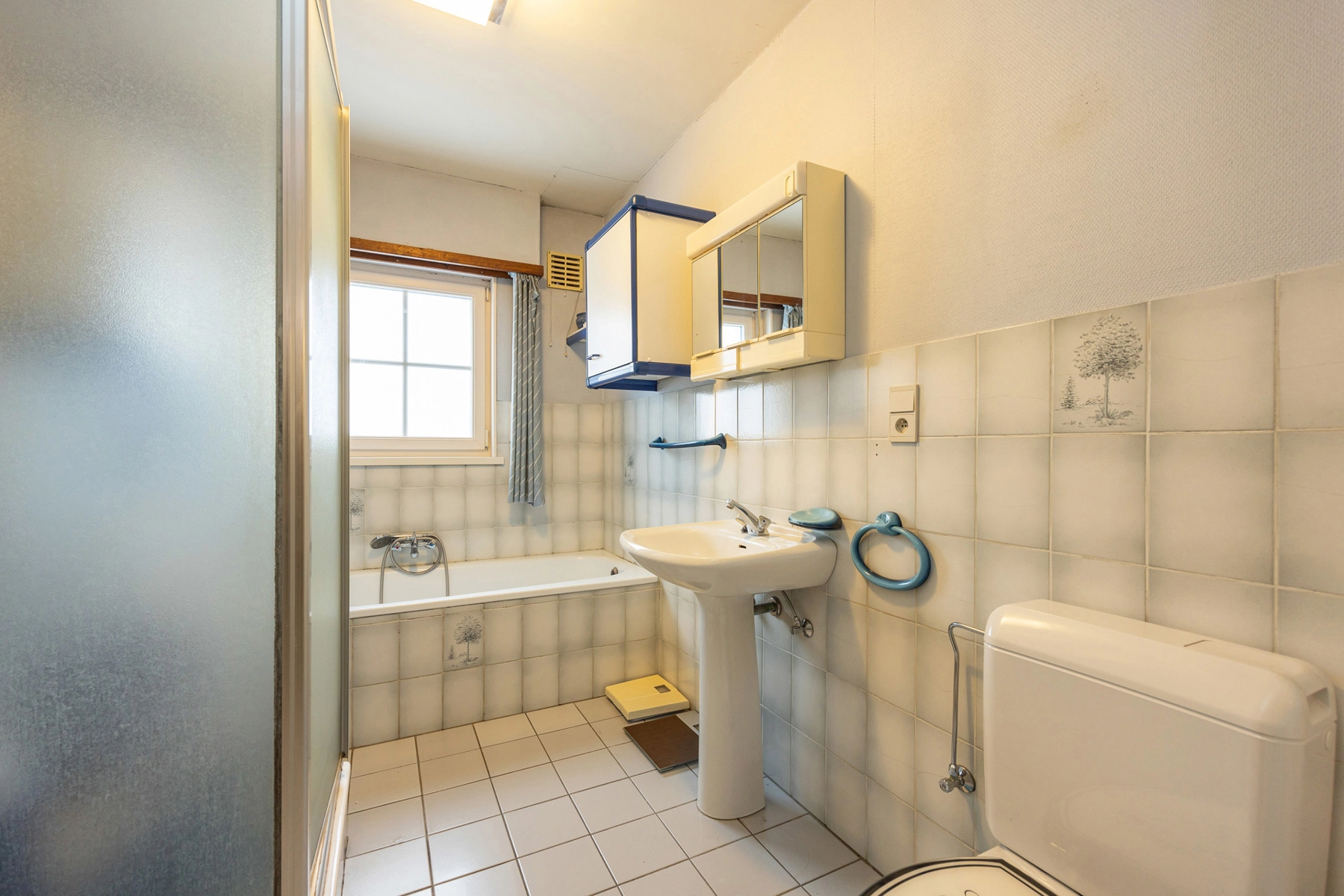 d8fae68bcbe74de793d6c3e2760f659a photo