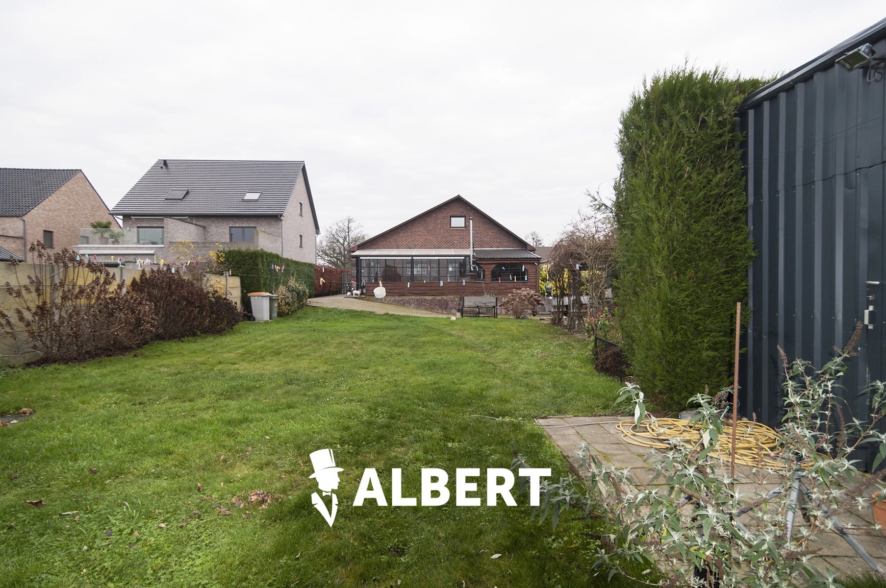 61e7aaf0f7654e49bc1563c95754e1bb photo