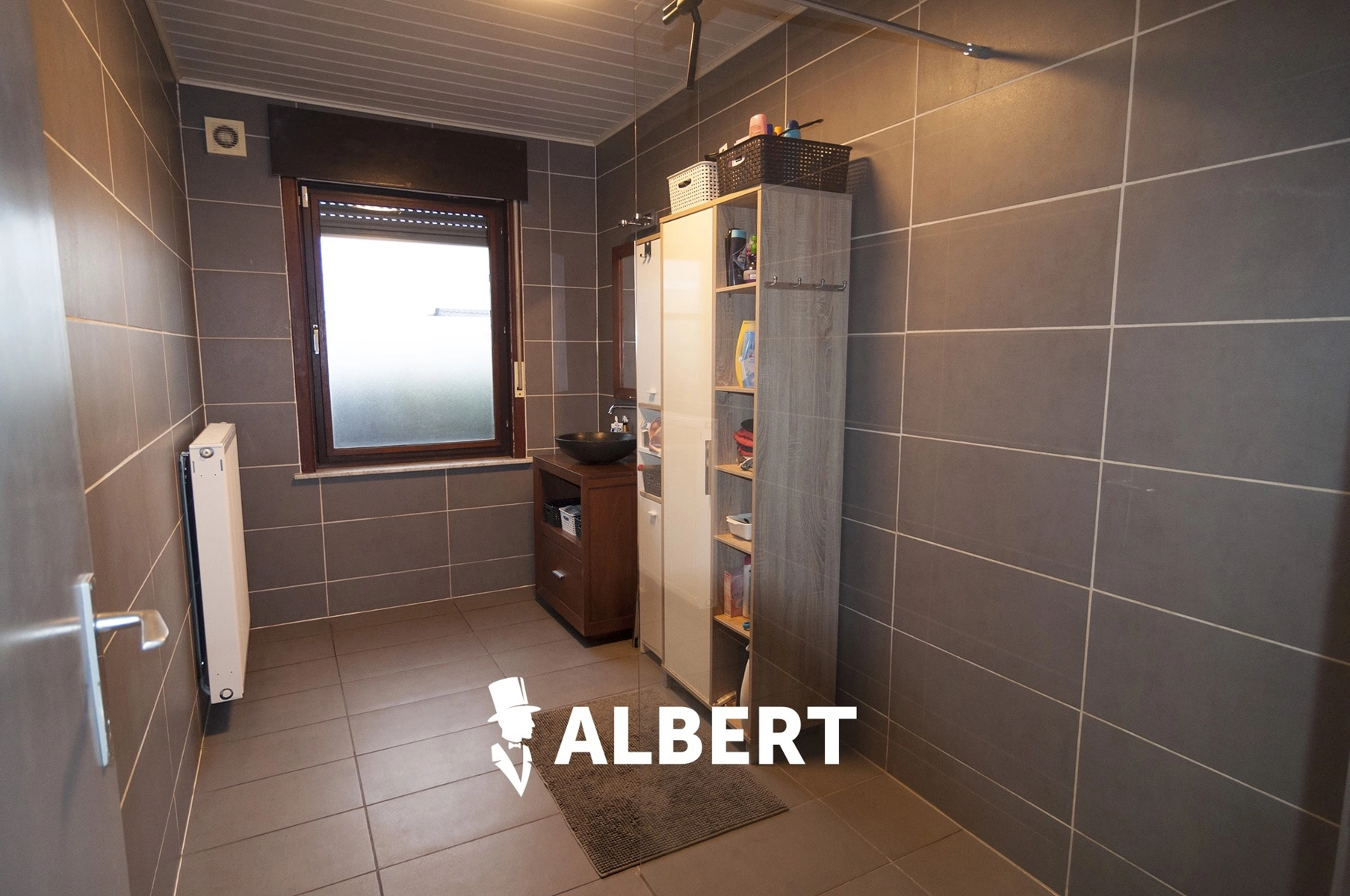 a23eeee805374217946a6dc2e1fc0165 photo