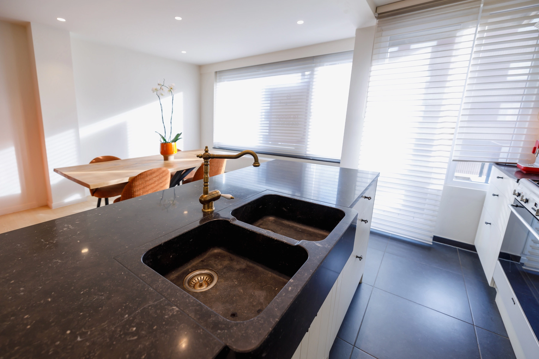 f3eb54e778074be492ebb7cd849756a9 photo