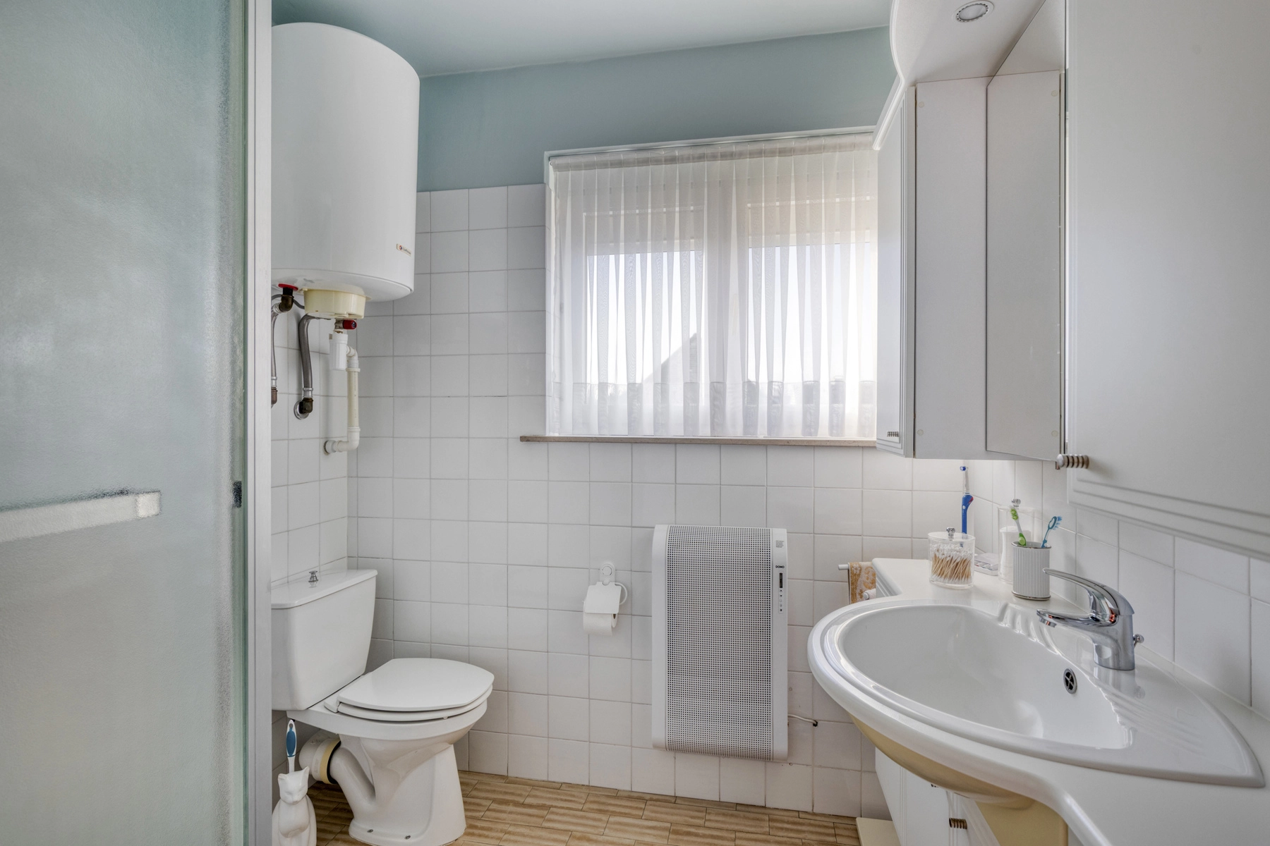 a4e41e2e387c41fe8893764efec97501 photo