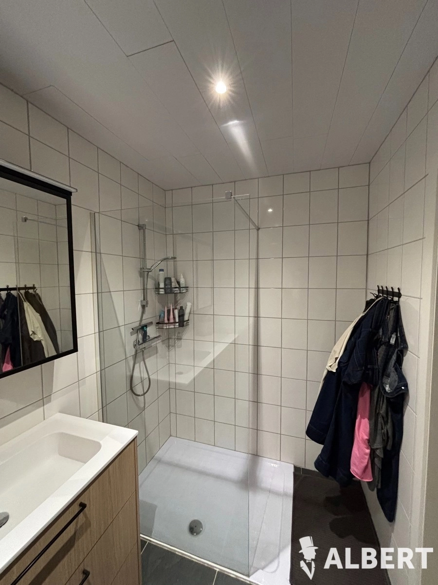 18019cecde244d118b3d65d6b6502edb photo