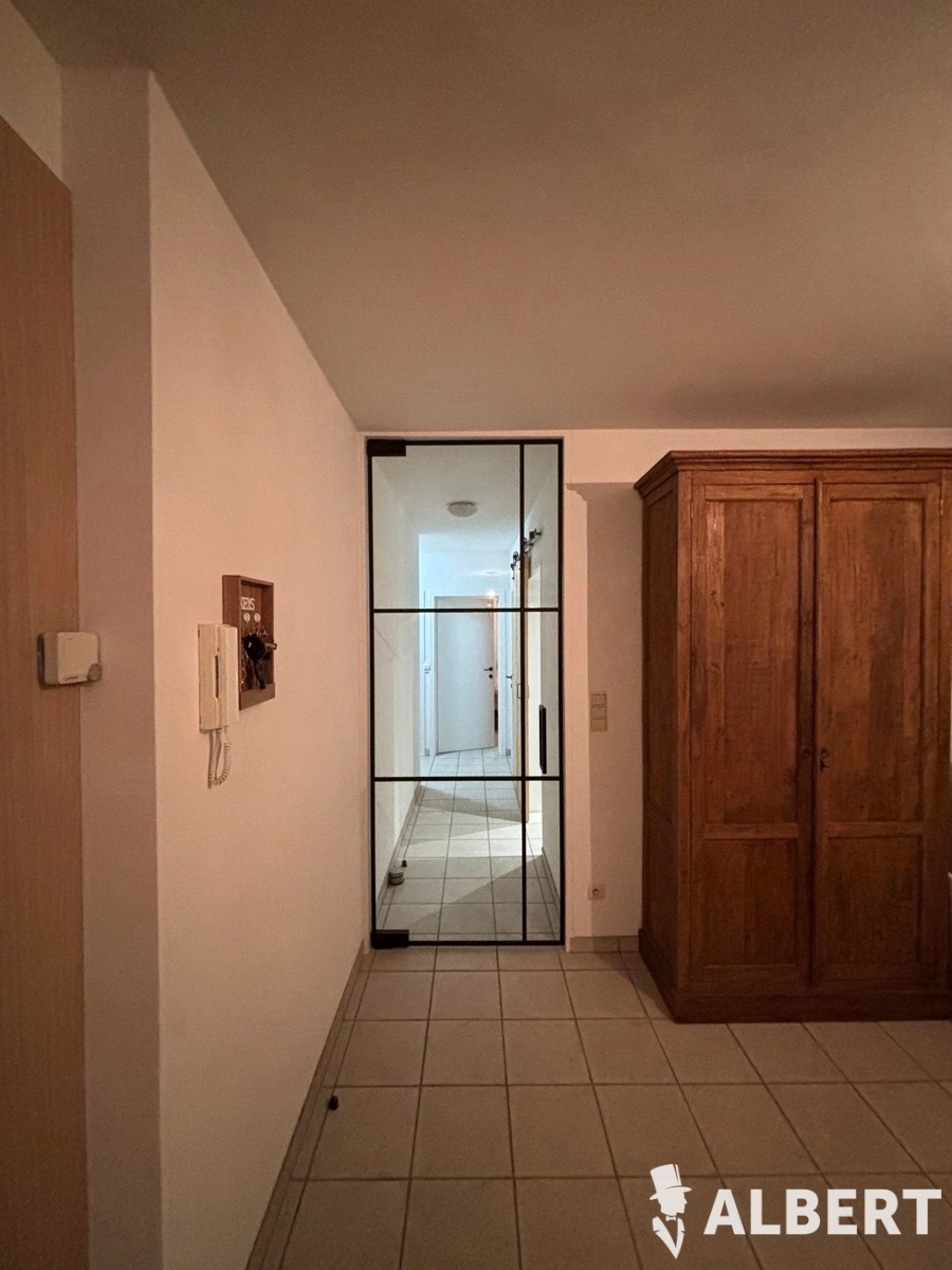 55f619f8a392460f8c56763a5d94a11a photo