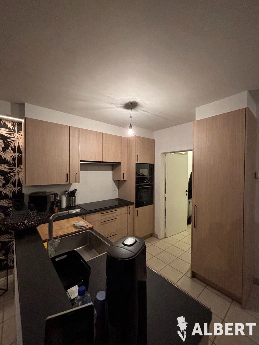 59e300cae2134bcead8ecdaefca88e64 photo