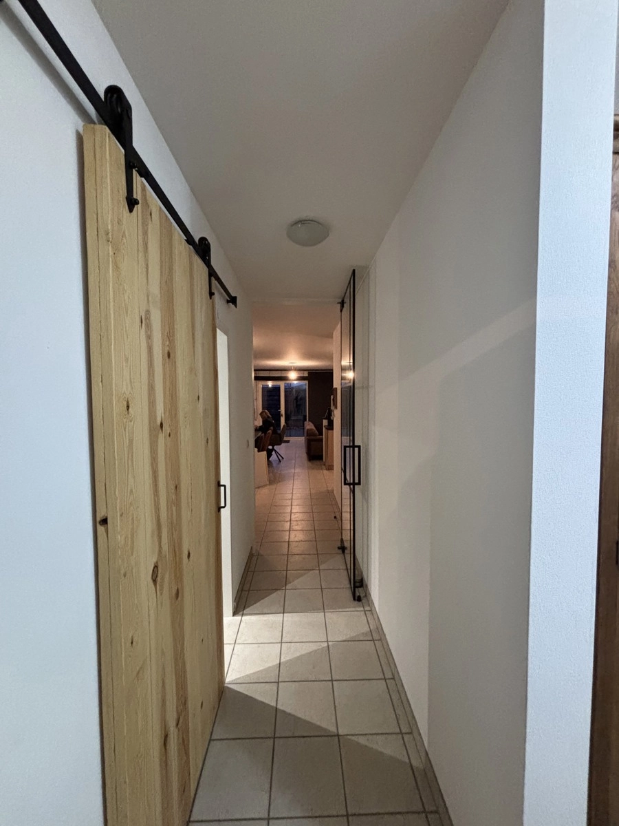 5eb5b88c8b94418389e3557a1dbb132f photo