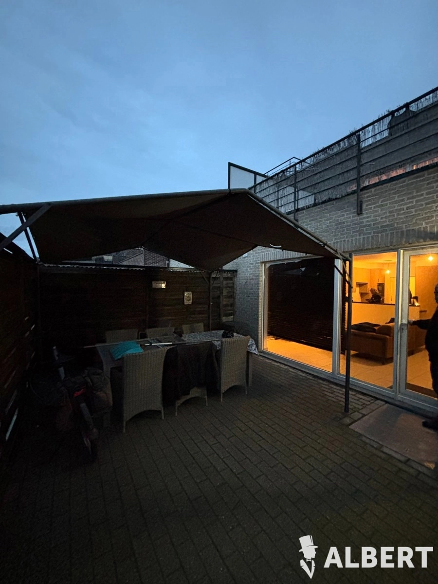 7608959c89d54598b2bd0218d2543209 photo