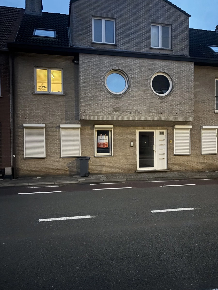 e9f416738636443ebb352304df6adeae photo