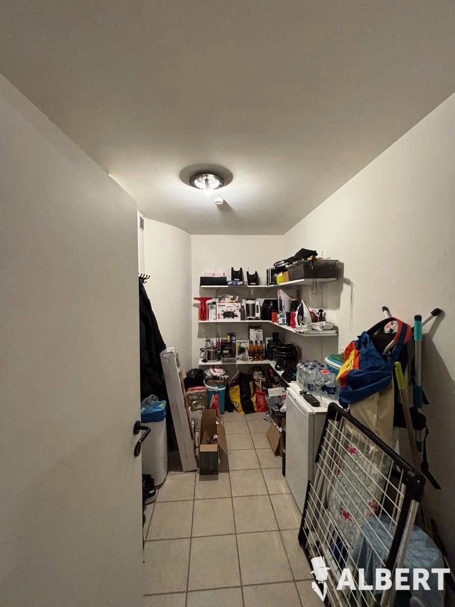 f27bea44a7c8498aa2dd7634287d2460 photo