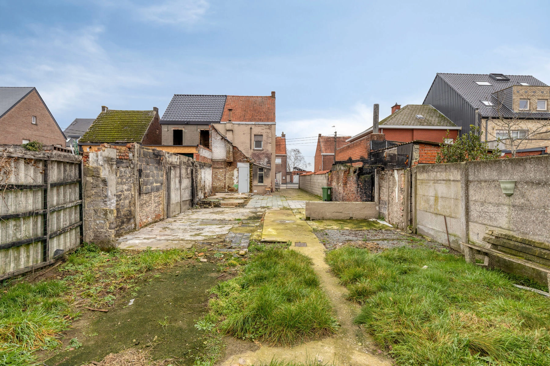 93dcf7d522d34d9fbf8db0c5ea96ddf9 photo