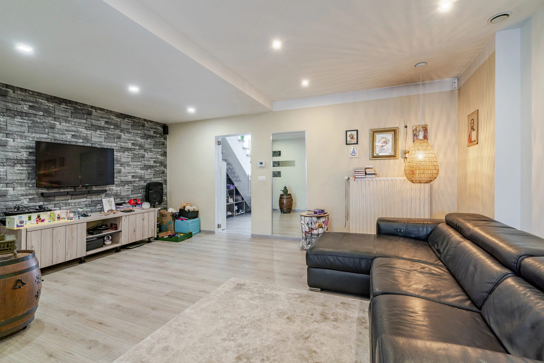 7e55caa5fd3f4f6db2850869d8fbaaa2 photo