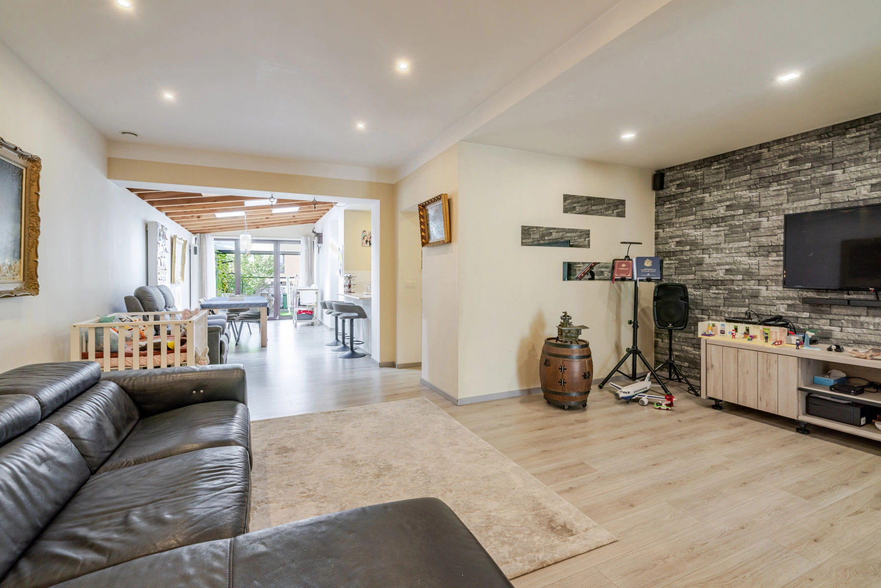 c1fd88207abe449d97a9620f0089d884 photo