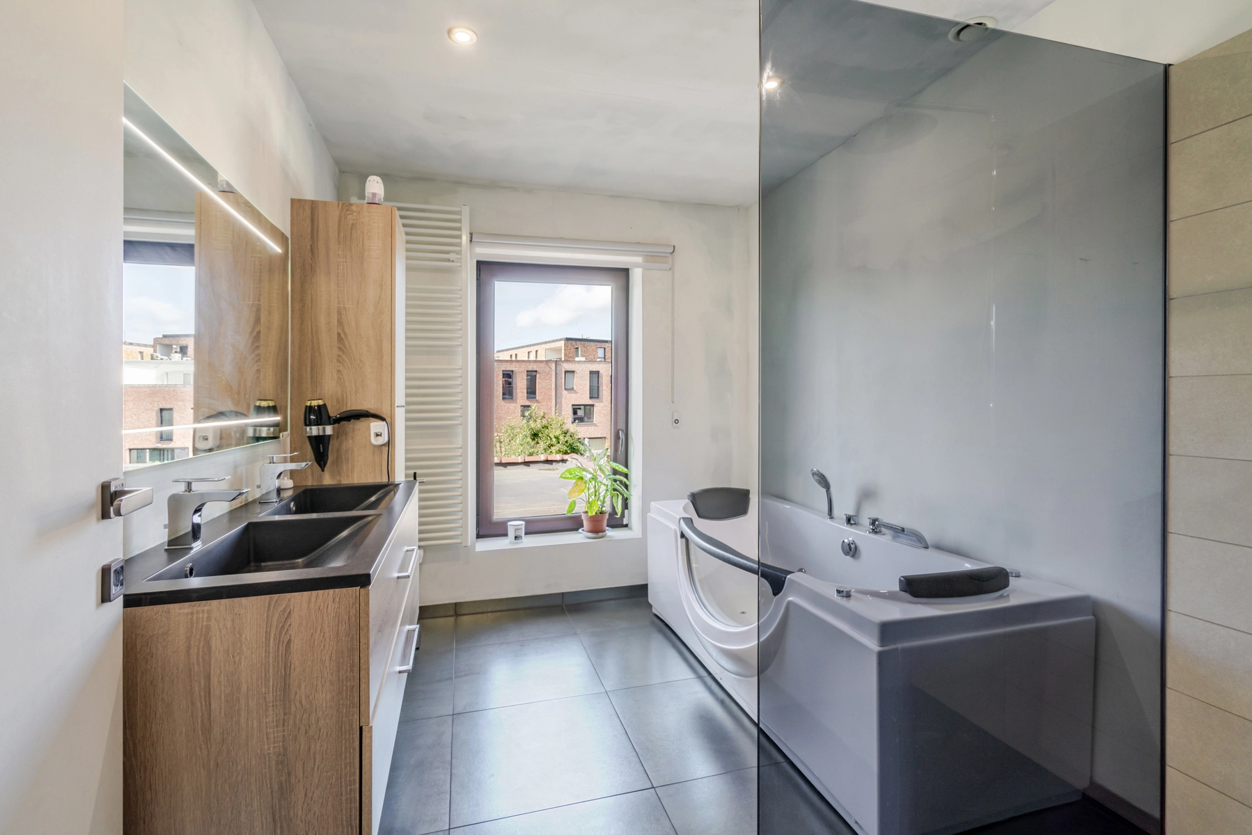 cb311b1591054925b44a099a2308ded4 photo