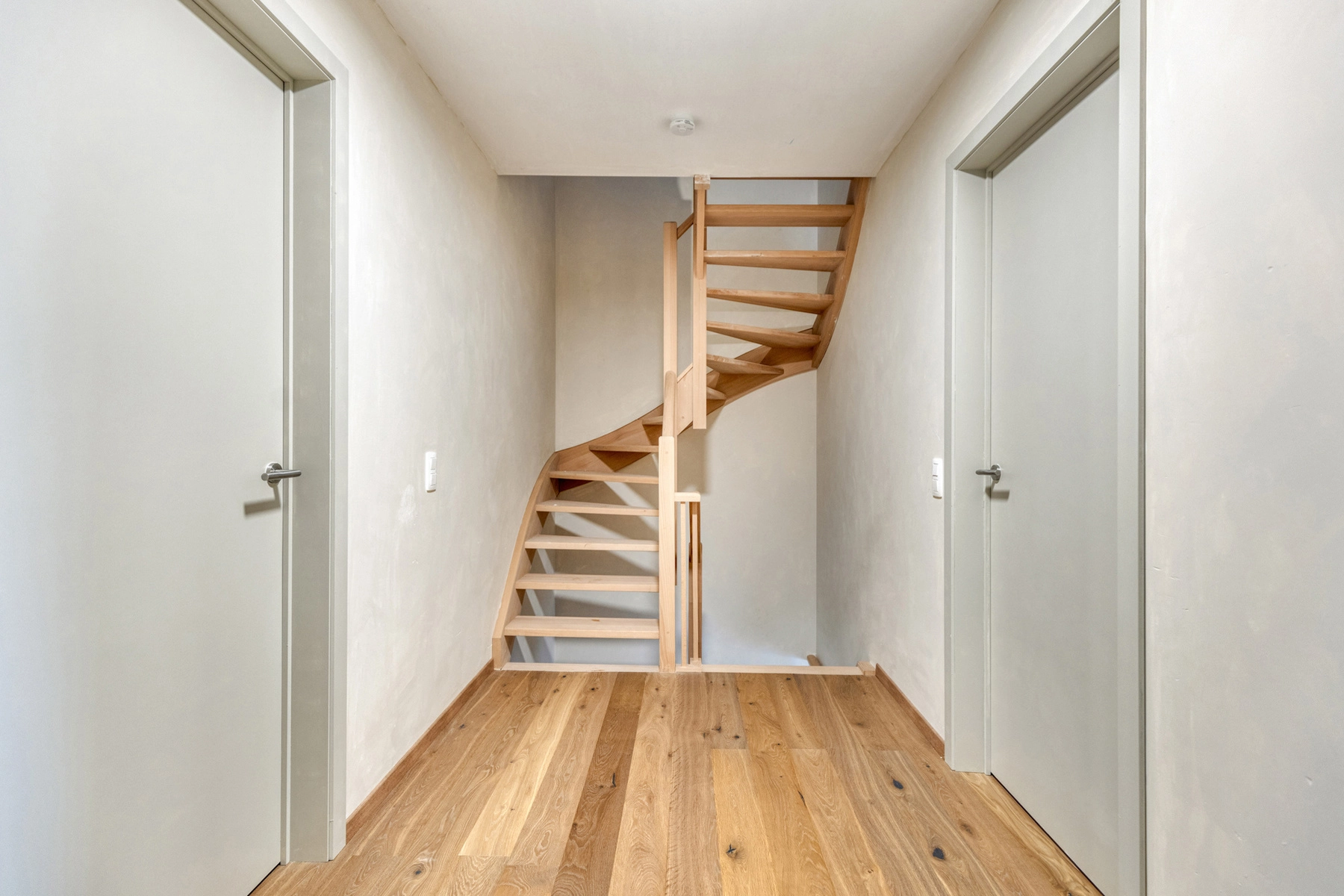 2f18cae3e5b24ab294af8c7a12d4e694 photo