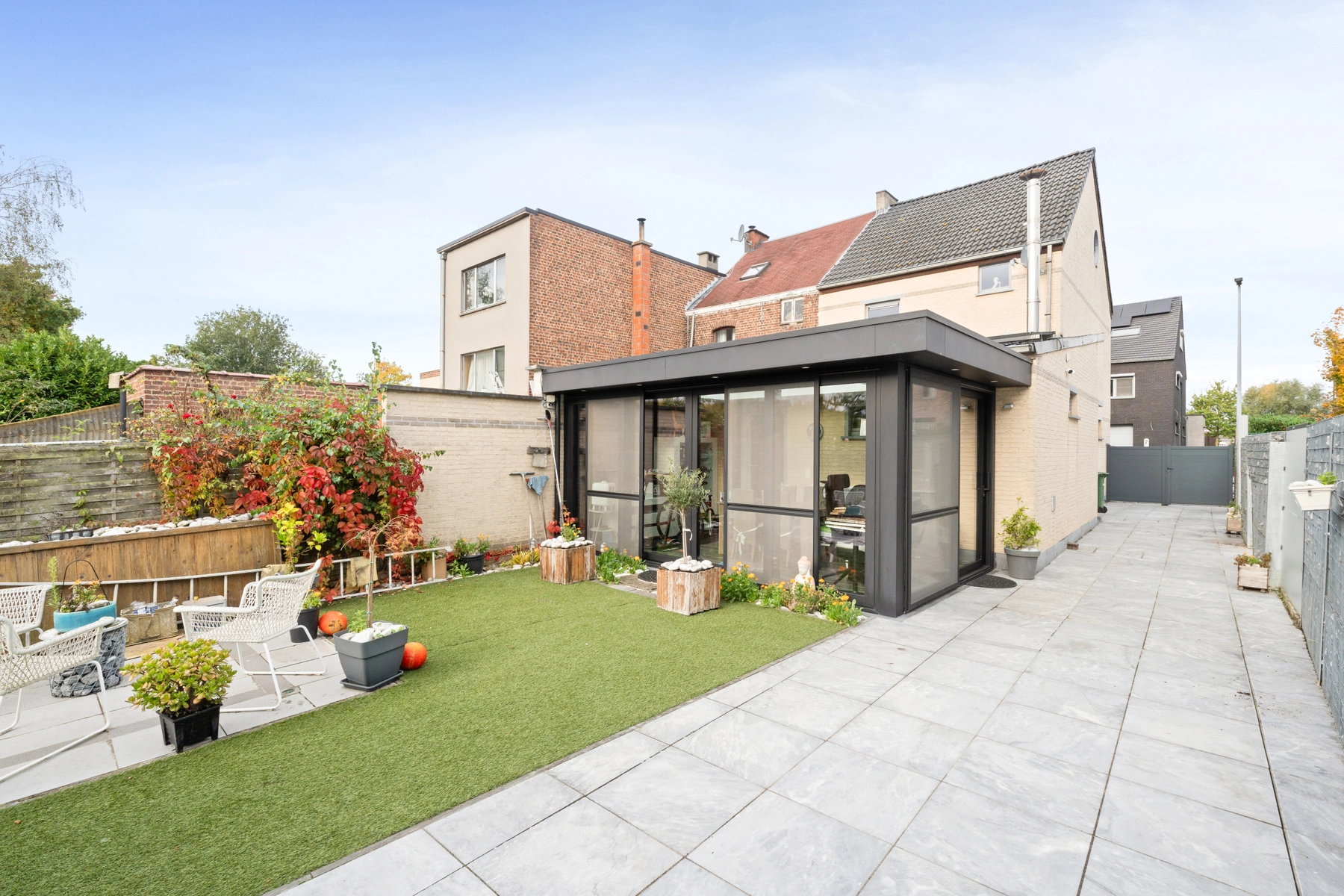 0ab3be4273a64de594cdd9501b7df6b6 photo