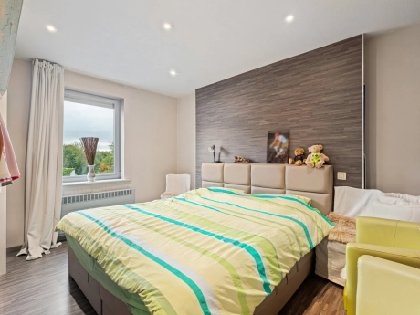 52477300e9474e6893a1775f3f915702 thumbnail