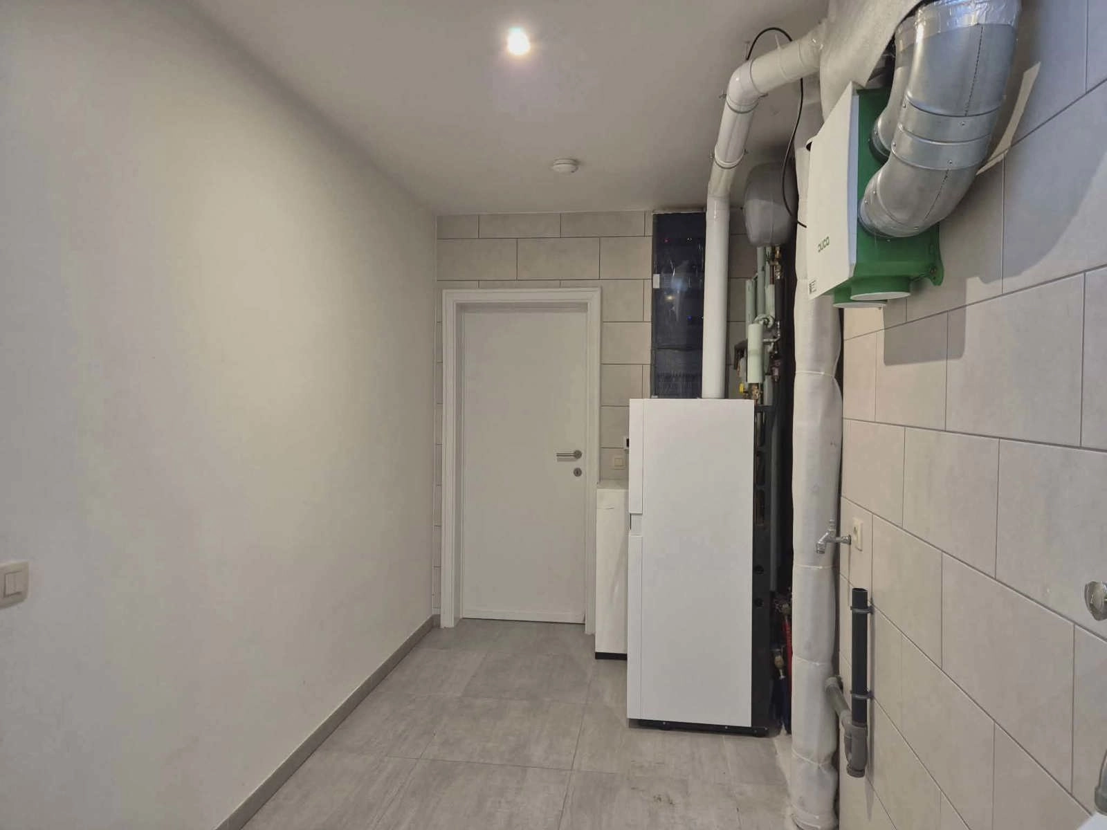 f147cc3608ef4e14b581bb2ee2c57f72 photo