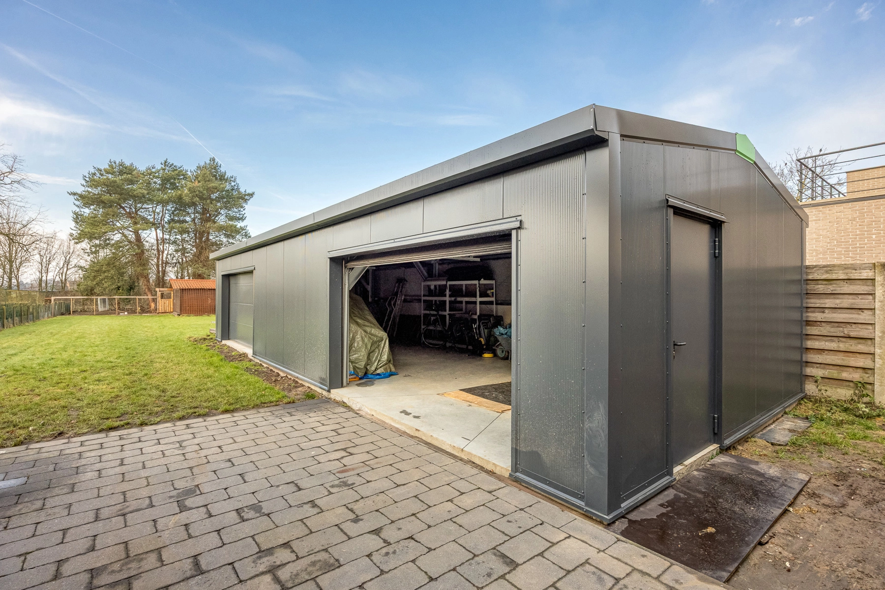 bc49c14927094569a4f81a794c4d8604 photo