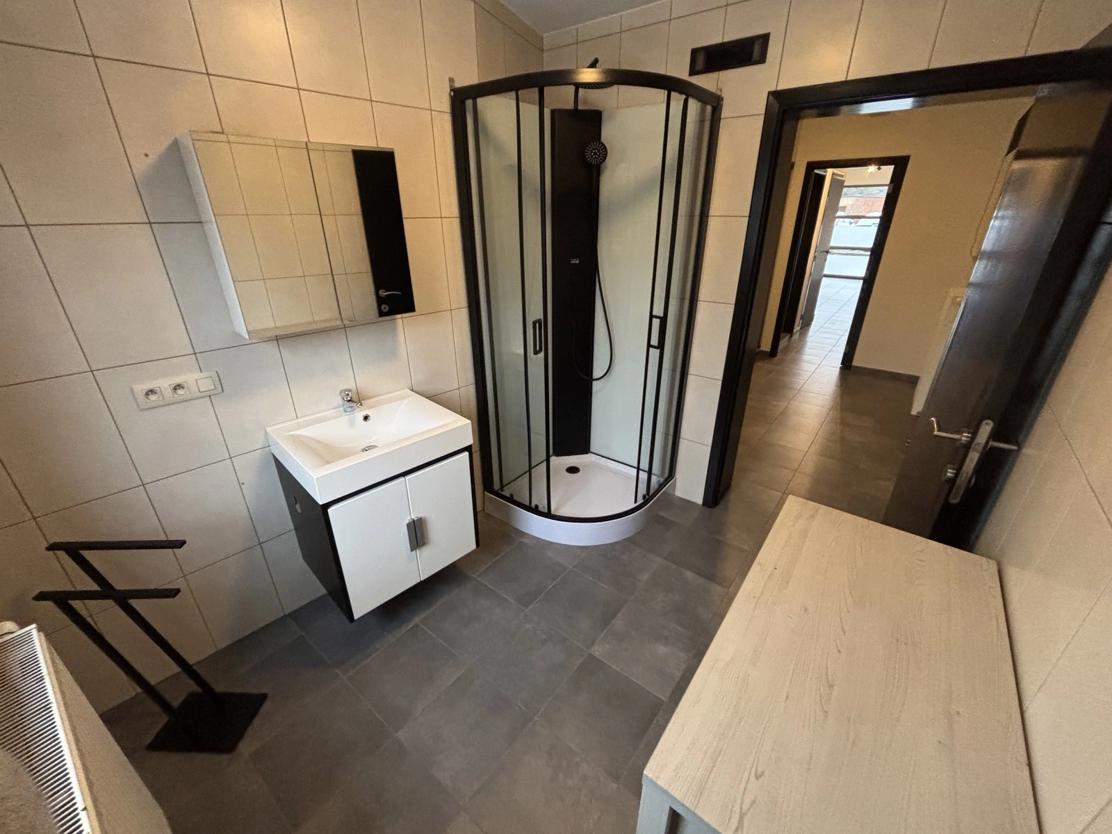 f0588b4812bb4949a6f7a1fb1dc5b258 photo