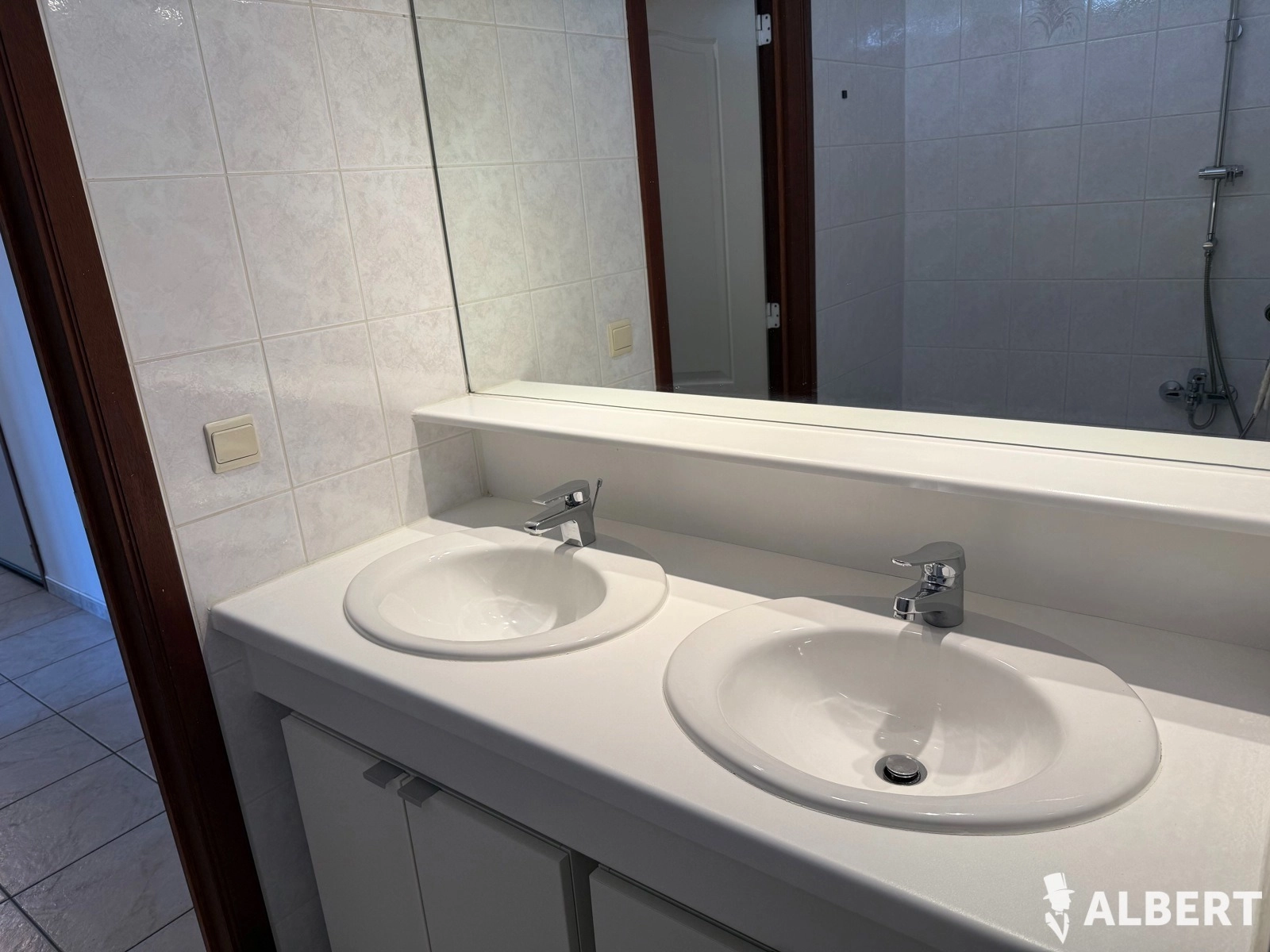 ddb5d712133144389d3426fce59e82eb photo